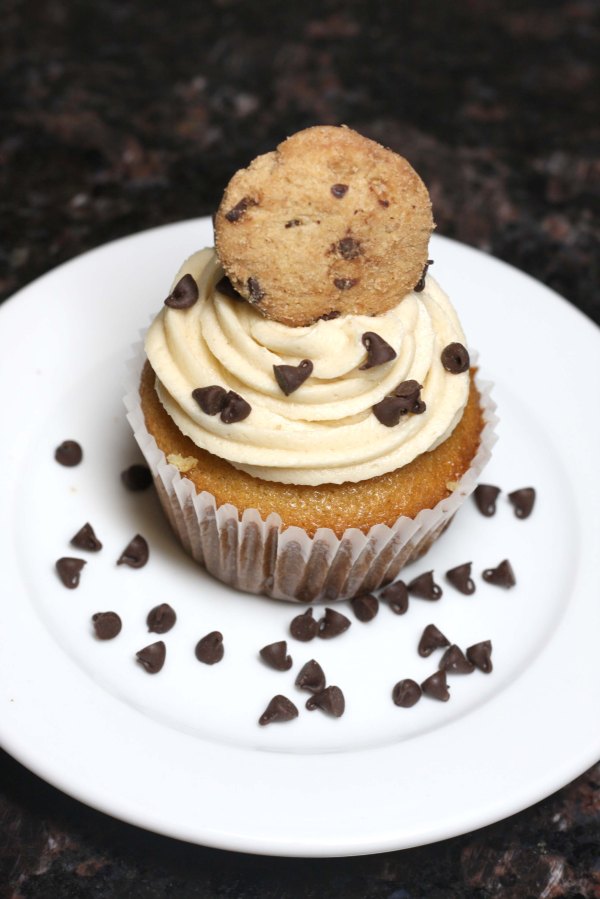 chocolate chip cookie dough filled cupcakes